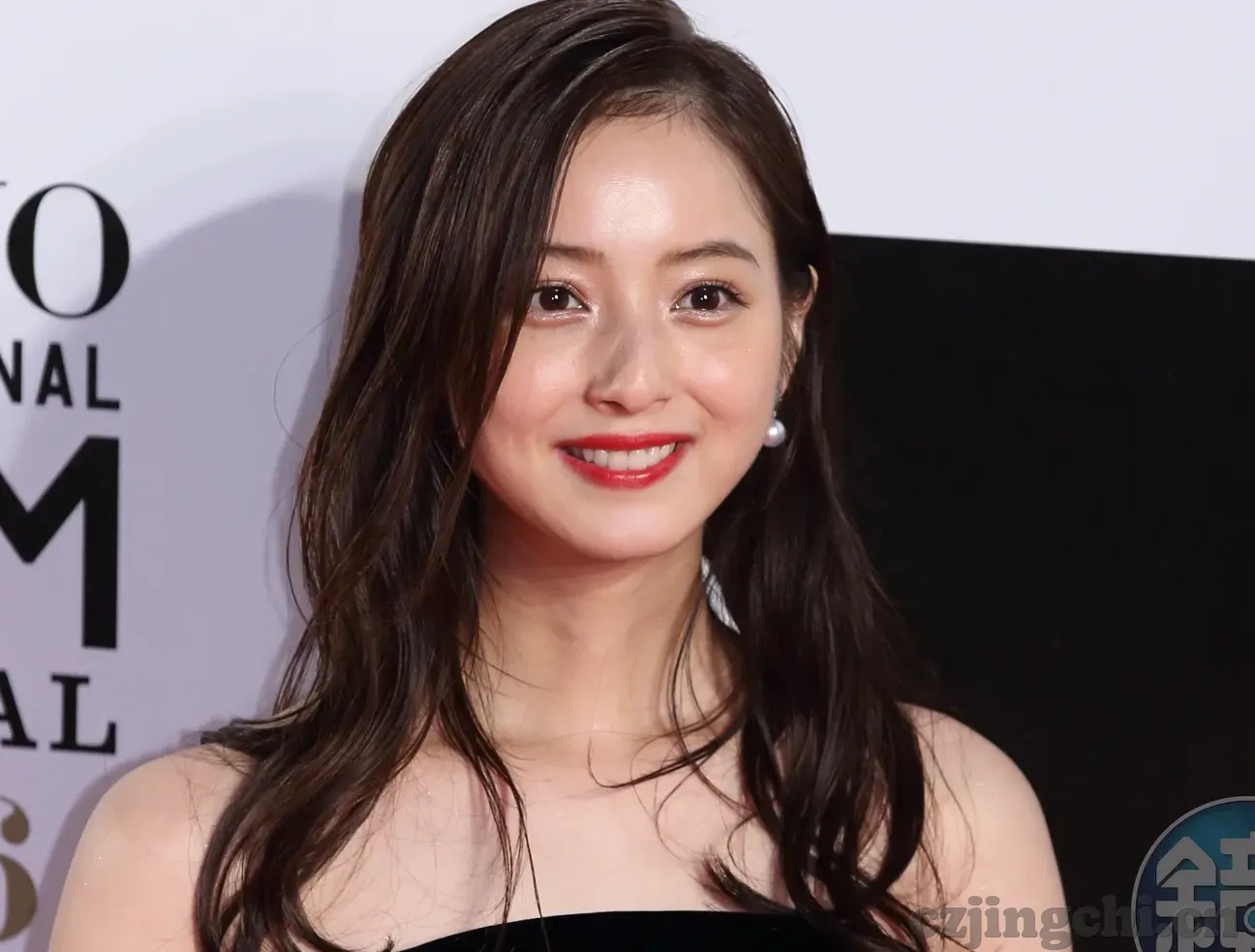 人妻4p-探索人妻角色中的4P维度